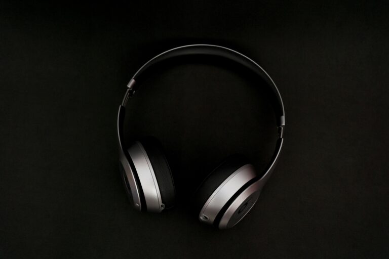 Key Differences and Benefits of Over-Ear vs. On-Ear Headphones